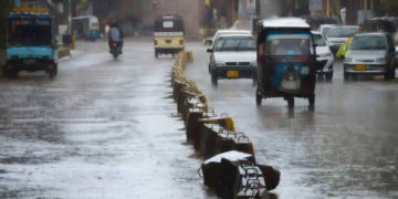 Weather Update: PDMA Warns of Heavy Rainfall in Karachi