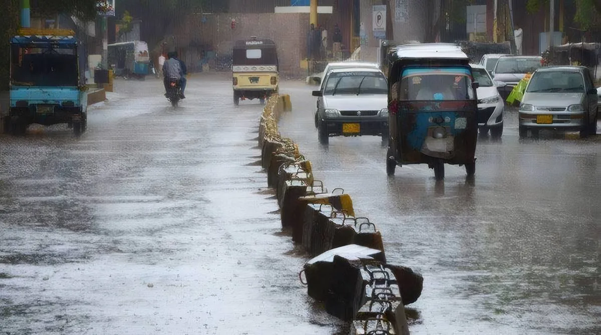 Weather Update: PDMA Warns of Heavy Rainfall in Karachi