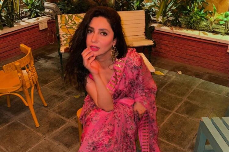 Mahira Khan Stuns Fans in Latest Pictures