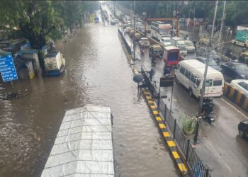 Heavy Rains Bring Mumbai to a Standstill