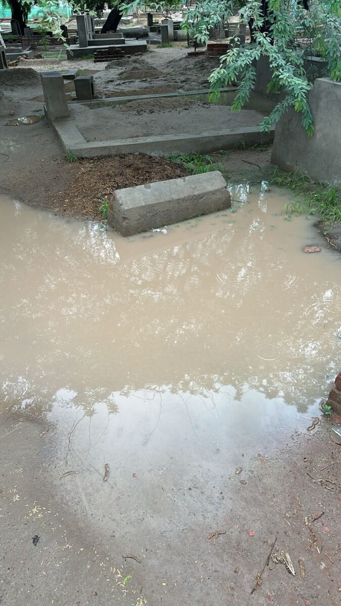 A local resident Bial Qureshi shared a video of the graveyard after the heavy rain. 