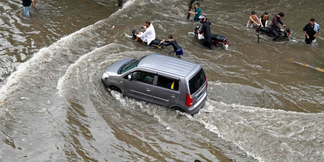 Heavy Rains In Karachi, Bringing City to a Standstill