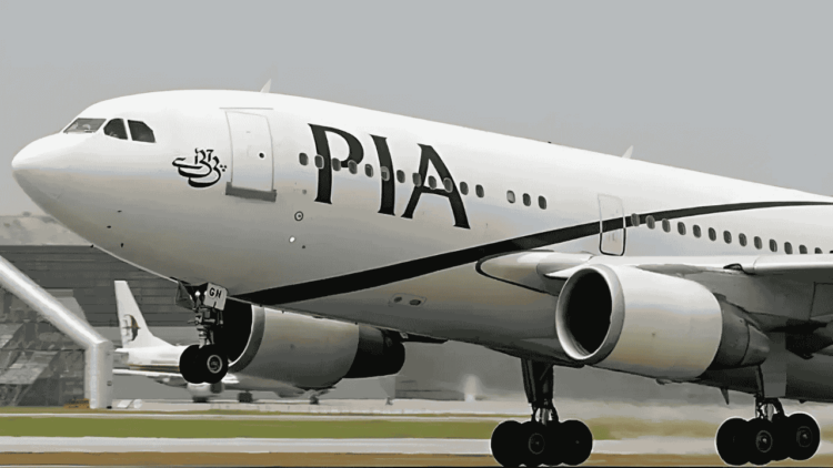 PIA Flight PK784 Leaves Toronto 3 Hours Early, Passengers Left Behind