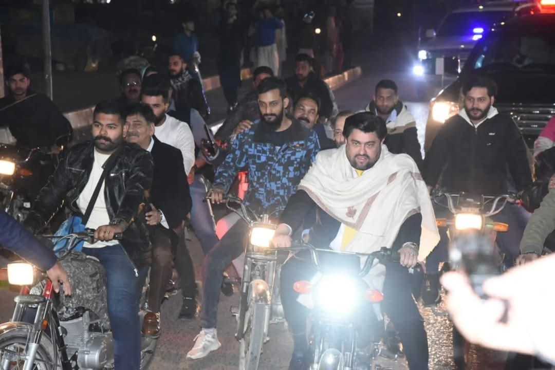 Governor Tessori Celebrates Mohajir Culture Day with Enthusiastic Bike Ride